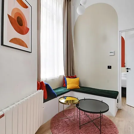 Appartamento In The Heart Of The 9th Arrondissement Parigi